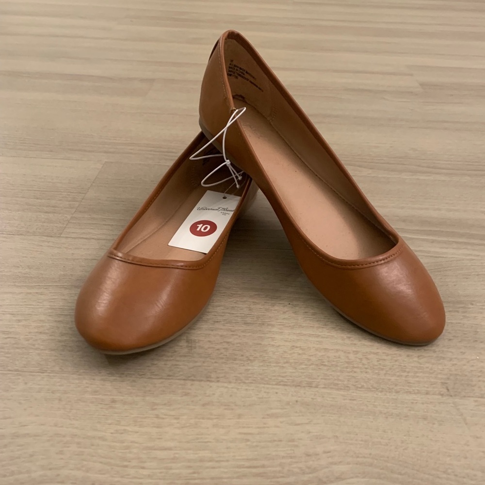 Universal Threads Flats